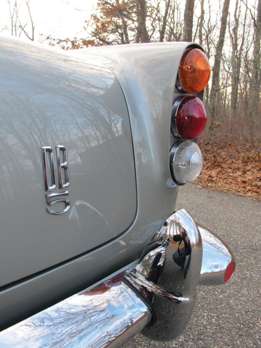 Детали экстерьера Aston Martin DB5 (1493/R) 1964 года  (фото 10 из 21)